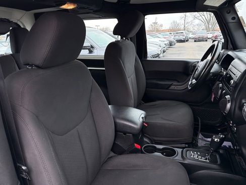 Used 2018 Jeep Wrangler Sport image 14