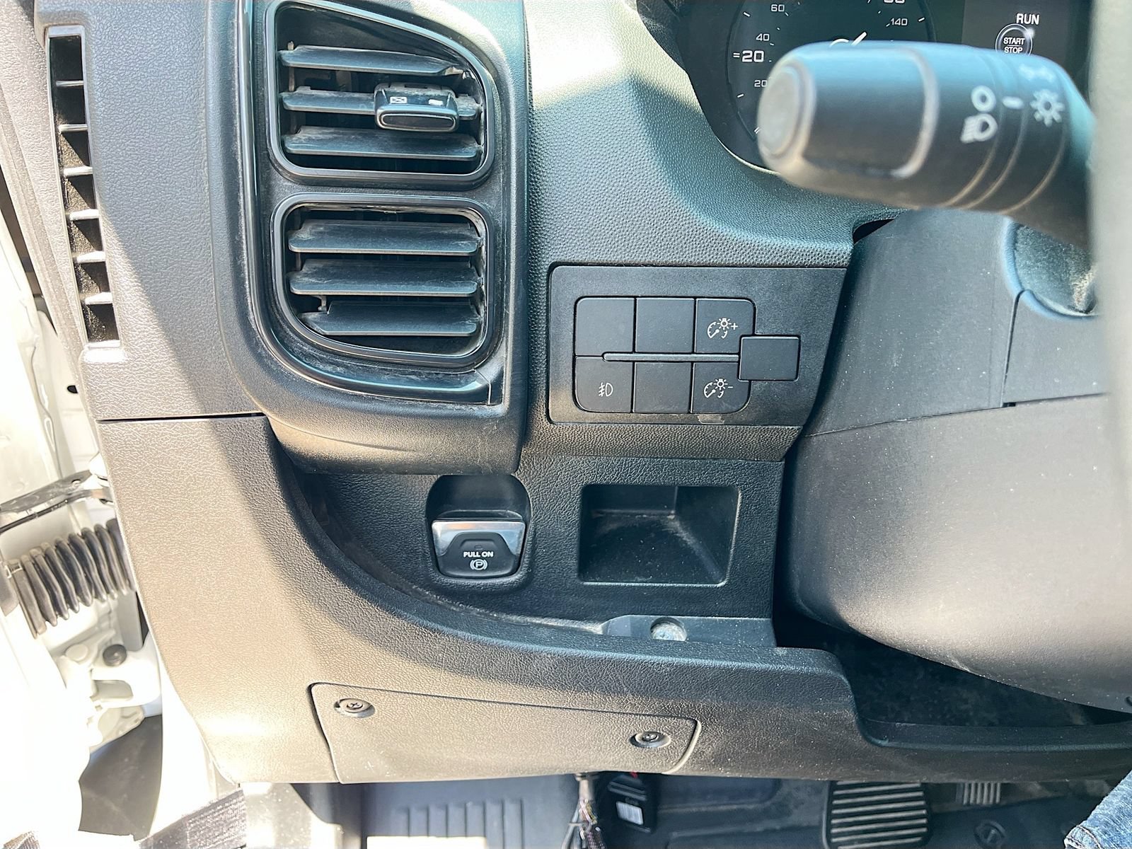 Used 2024 RAM ProMaster 2500 w/ Convenience Group FWD image 10
