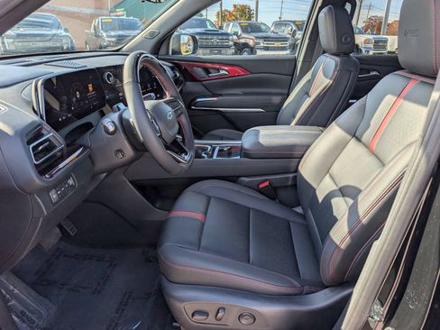 Used 2024 Chevrolet Traverse RS w/ LPO, Floor Liner Package AWD/4WD image 18