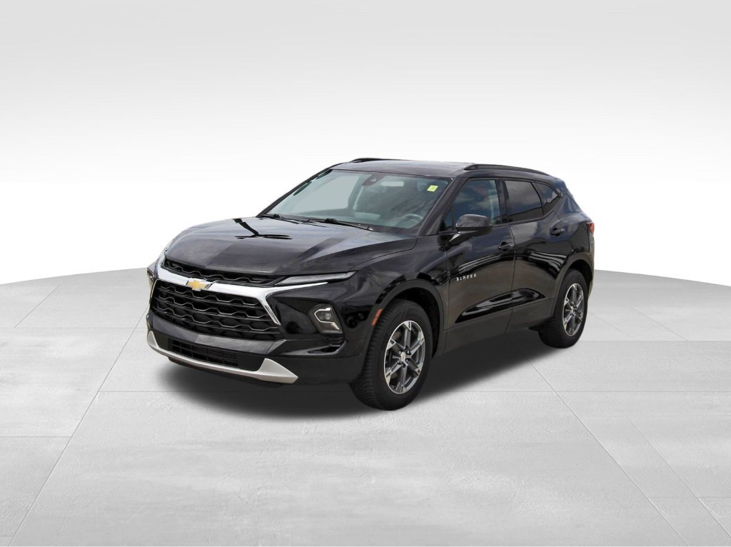 Used 2024 Chevrolet Blazer LT w/ Convenience Package FWD image 2