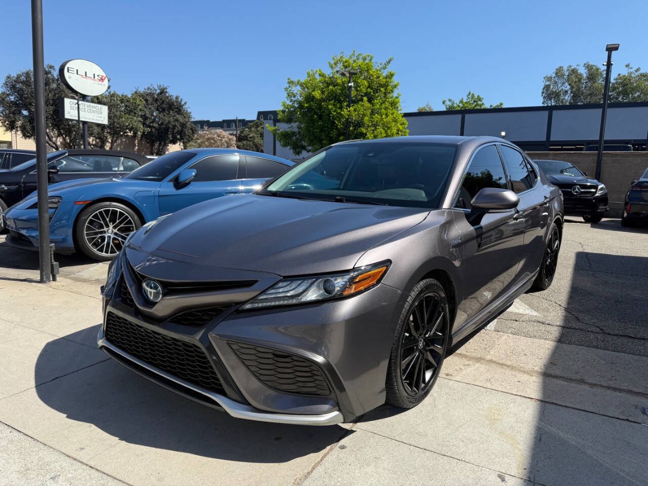 Used 2021 Toyota Camry XSE FWD image 7