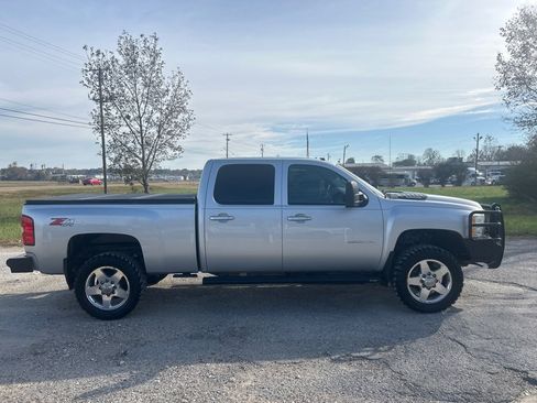Used 2013 Chevrolet Silverado 2500 LTZ w/ LTZ Plus Package image 6