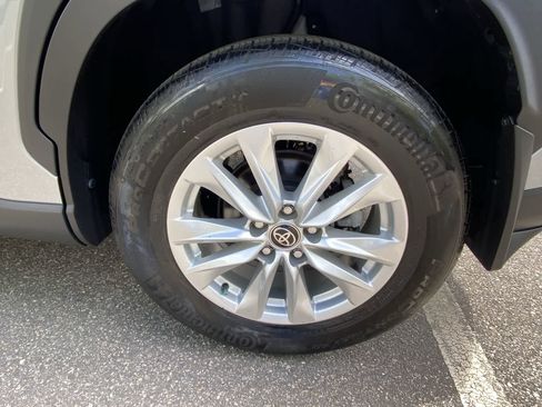 Certified 2023 Toyota Corolla Cross LE w/ Moonroof Package AWD/4WD image 12
