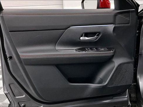 New 2026 Nissan Kicks SR AWD/4WD image 32