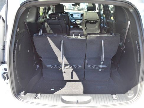 New 2026 Chrysler Pacifica Select image 37