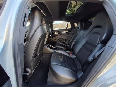 Used 2017 Porsche Panamera 4 image 31