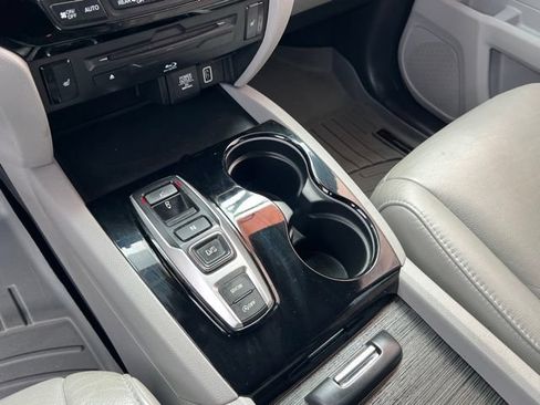 Used 2019 Honda Pilot Touring image 17