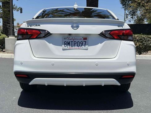 Used 2020 Nissan Versa SR FWD image 22