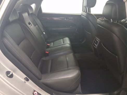 Used 2014 Hyundai Equus Signature RWD image 16