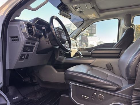 Used 2021 Ford F150 Lariat w/ Equipment Group 502A High image 9
