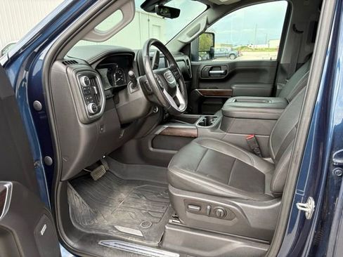 Used 2022 GMC Sierra 1500 SLT w/ SLT Premium Plus Package AWD/4WD image 9