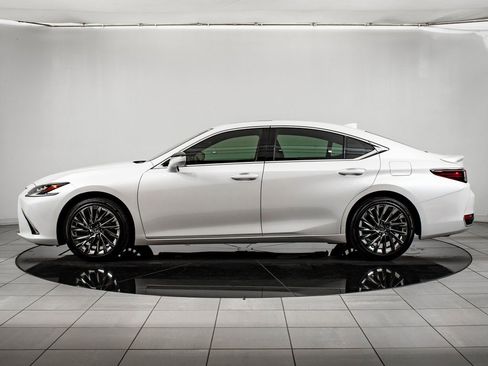 Certified 2025 Lexus ES 300h Ultra Luxury w/ Accessory Package (Z1) image 5