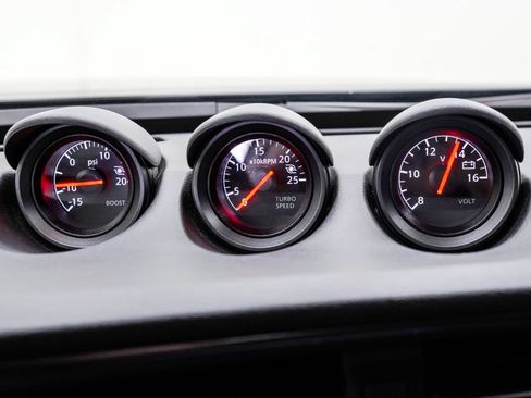 Used 2024 Nissan Z Performance w/ Floor Mat Package RWD image 30