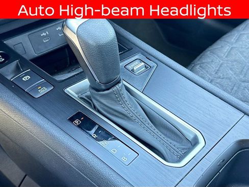 Used 2025 Nissan Kicks SV image 13