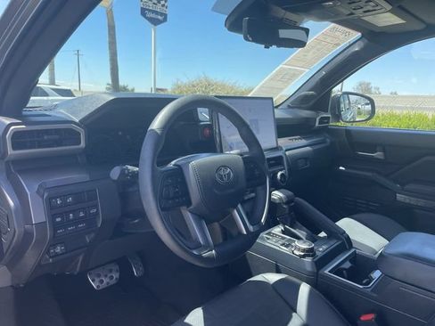 Used 2025 Toyota Tacoma TRD Sport w/ TRD Sport Premium Package AWD/4WD image 10