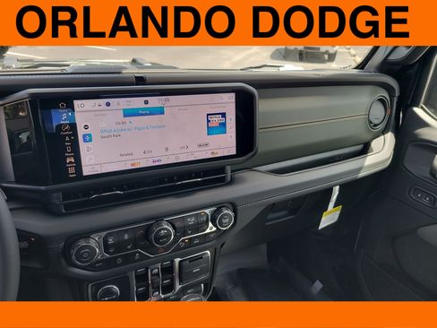 Used 2025 Jeep Gladiator Mojave image 15