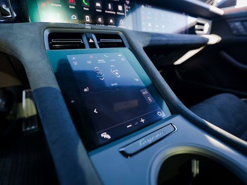 Certified 2024 Porsche Taycan GTS image 20