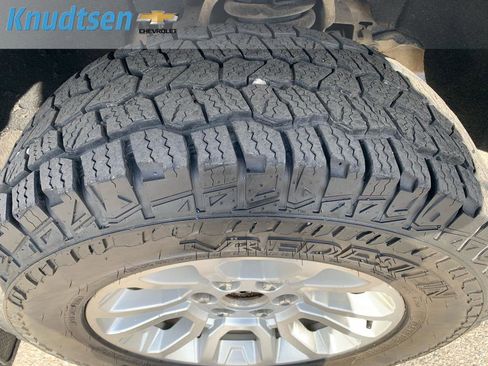 Used 2017 GMC Sierra 1500 SLE image 10