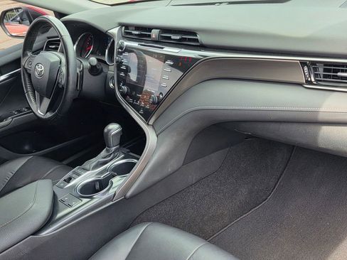 Used 2019 Toyota Camry XSE w/ Blackout Package image 22