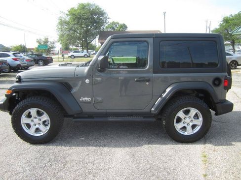 Used 2020 Jeep Wrangler Sport AWD/4WD image 5