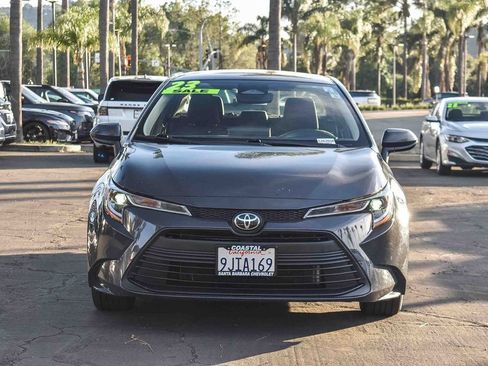 Used 2023 Toyota Corolla LE image 2