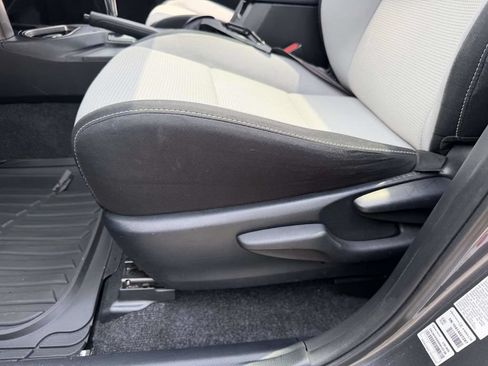Used 2018 Toyota RAV4 XLE FWD image 22