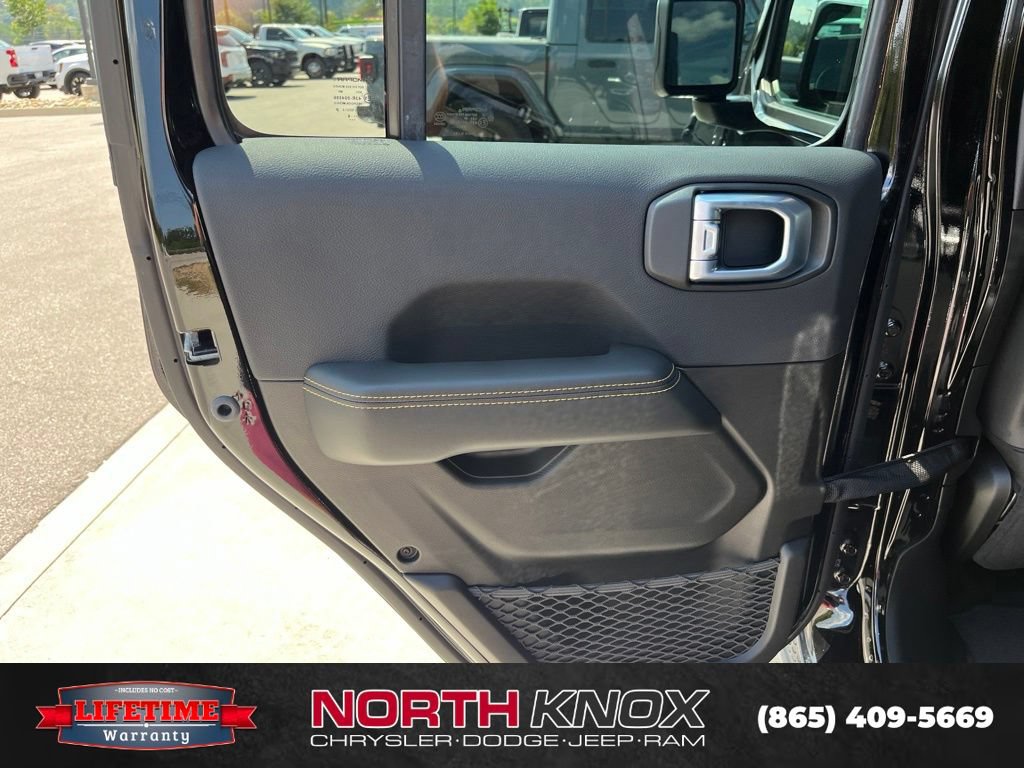 New 2027 Jeep Wrangler Unlimited Sahara AWD/4WD image 17