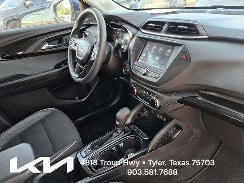 Used 2022 Chevrolet TrailBlazer LT FWD image 12