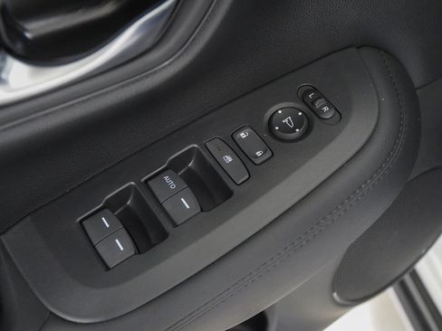 New 2026 Honda HR-V LX image 18