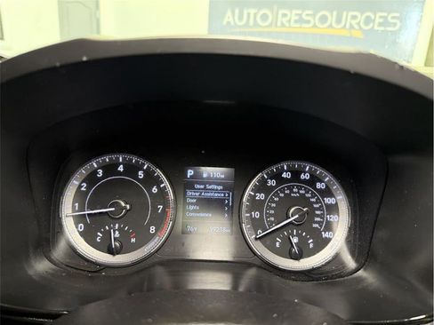 Used 2022 Hyundai Venue SEL image 34