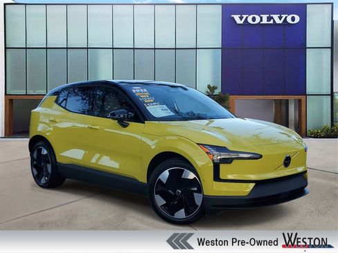 Certified 2025 Volvo EX30 Ultra image 1