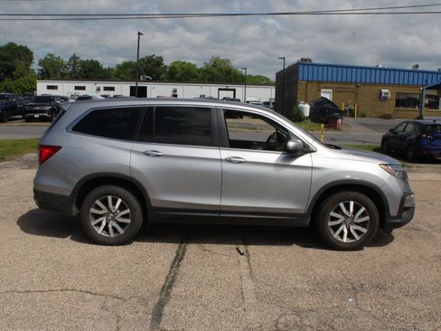 Used 2019 Honda Pilot EX image 4