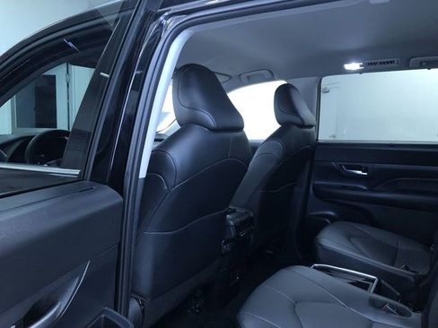 Certified 2025 Toyota Grand Highlander AWD image 21