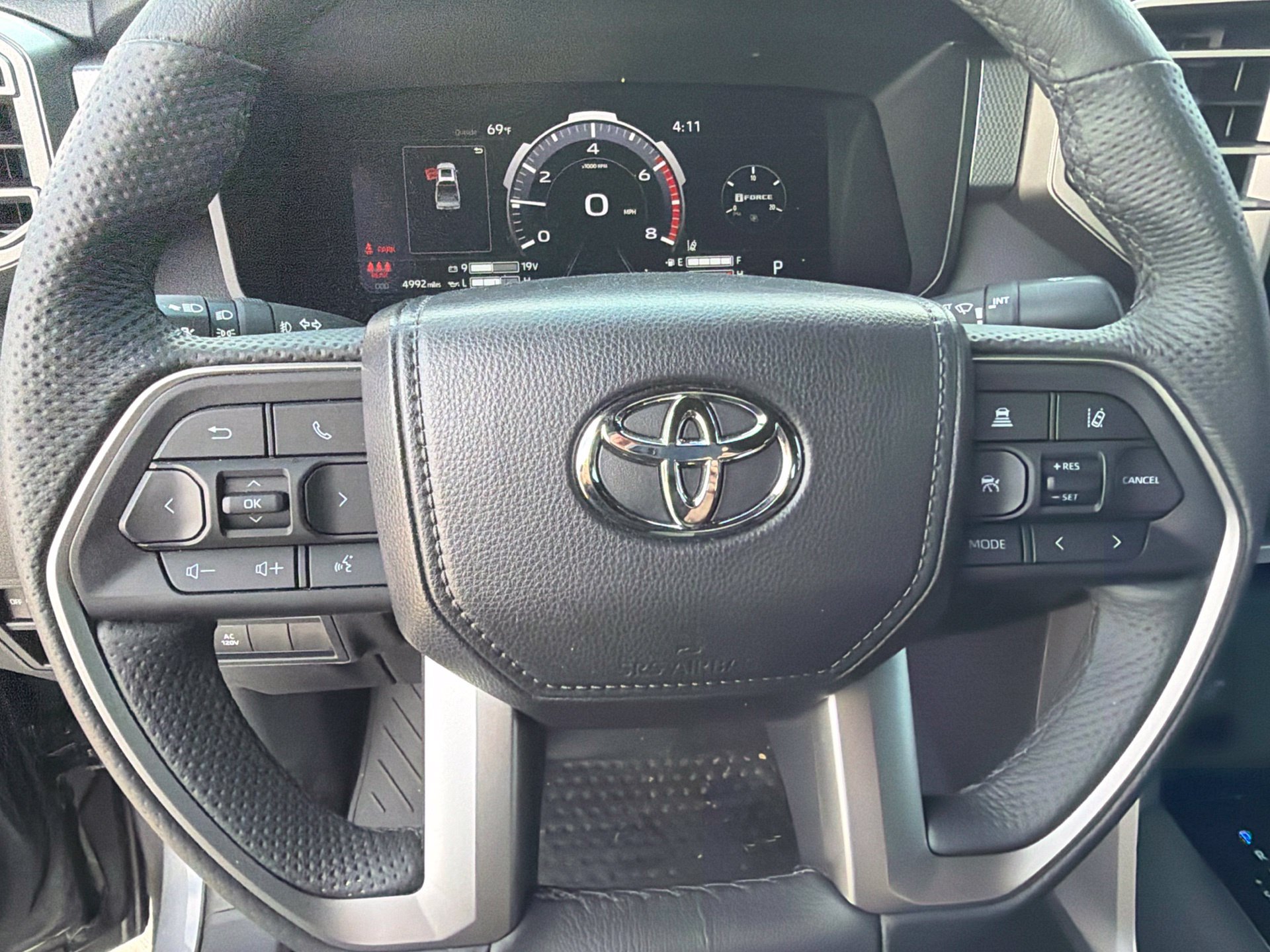 Used 2026 Toyota Tundra Limited w/ Power Package AWD/4WD image 15