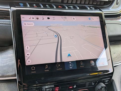 Used 2022 Jeep Grand Cherokee Limited 4xe image 18