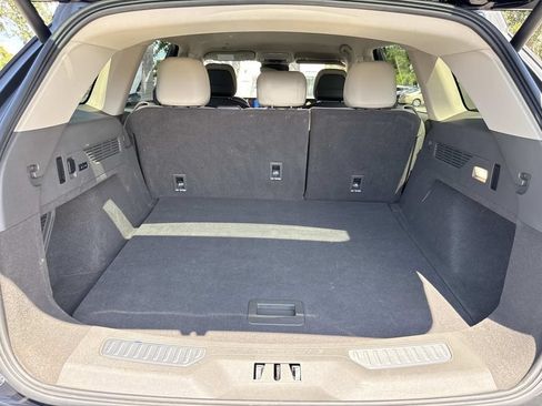 Certified 2025 Lincoln Nautilus Premier AWD/4WD image 11