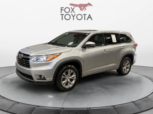 Used 2015 Toyota Highlander XLE FWD image 1