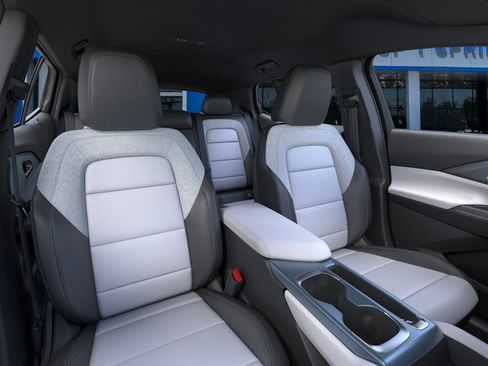 New 2026 Chevrolet Equinox EV LT FWD image 40