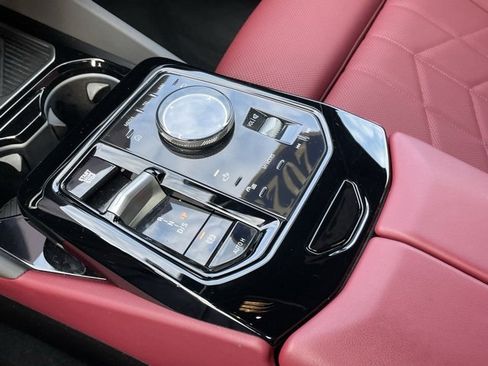 Used 2026 BMW 530i xDrive image 23