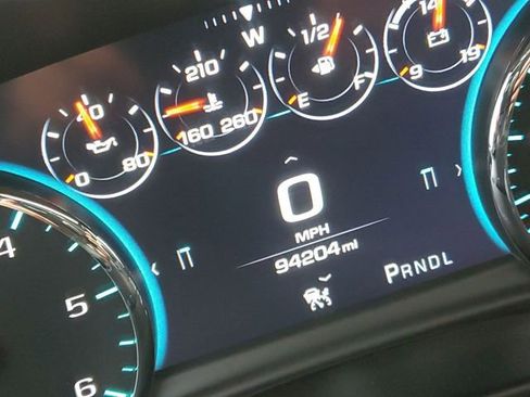 Used 2018 Chevrolet Suburban Premier image 11