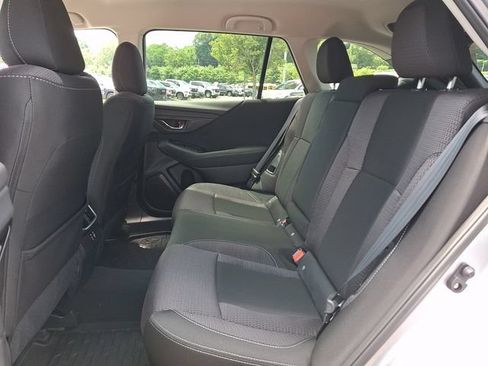 Used 2025 Subaru Outback Premium AWD/4WD image 19