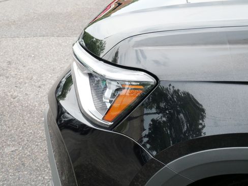 Certified 2025 Volkswagen Taos SE AWD/4WD image 16