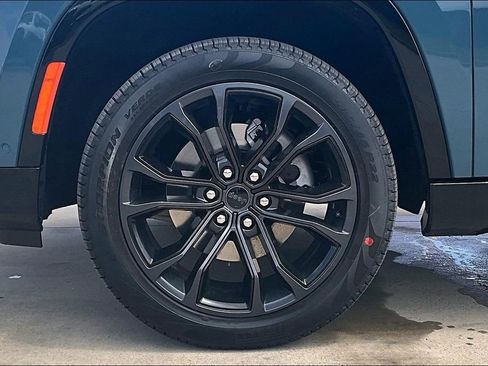 New 2026 Jeep Grand Wagoneer L Summit AWD/4WD image 15