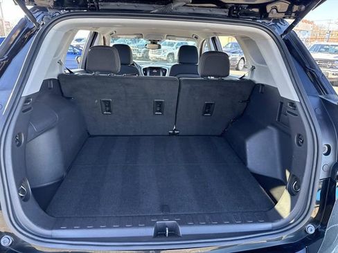 Used 2024 GMC Terrain SLE image 7