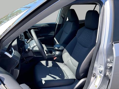 Used 2024 Toyota RAV4 XLE FWD image 7