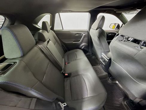 Certified 2024 Toyota RAV4 SE w/ Convenience Package image 28