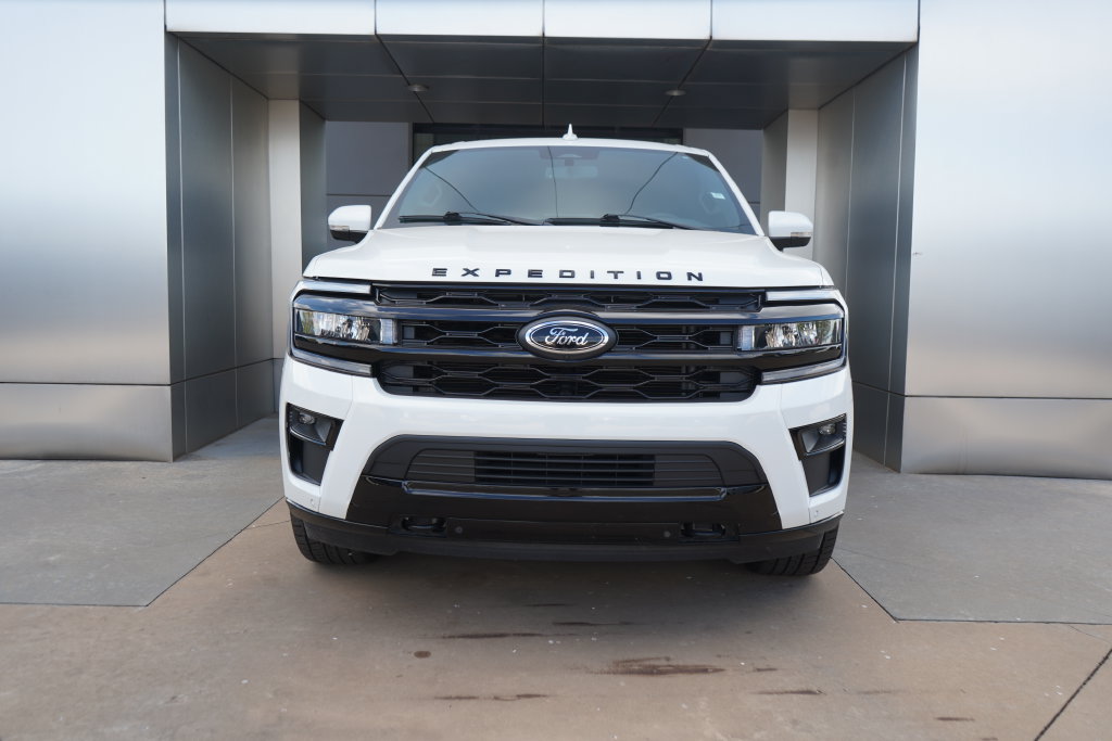 Certified 2022 Ford Expedition Limited AWD/4WD image 4