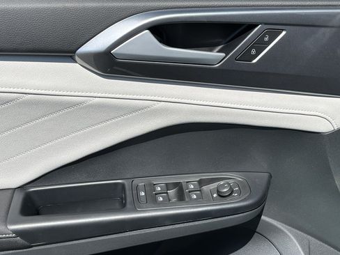 New 2026 Volkswagen Taos SEL AWD/4WD image 21