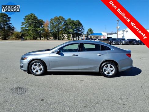 Used 2024 Chevrolet Malibu LT image 2