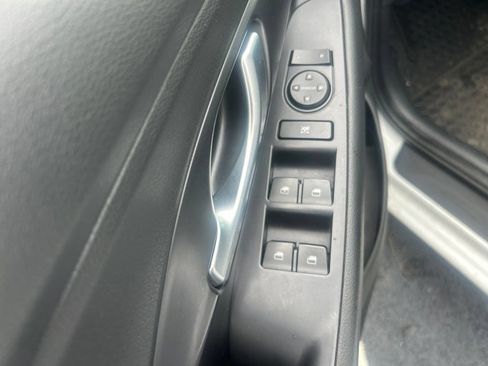 Used 2018 Hyundai Elantra GT FWD image 10